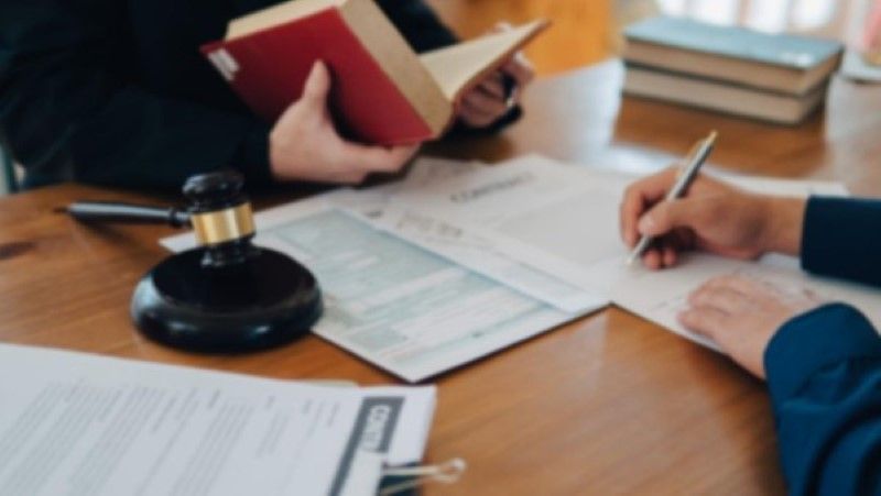 שמאי מכריע: מתי פונים אליו, ואיך מתנהל ההליך