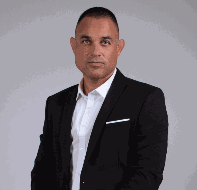 עו״ד ירון דיין במשרד
